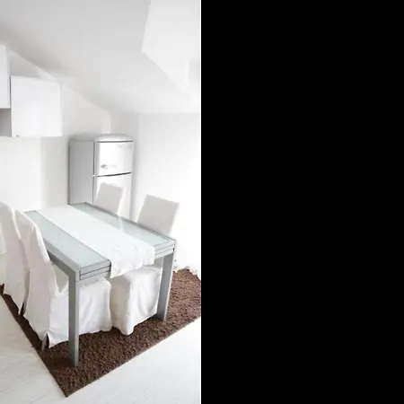 Deluxe Toni - One Bedroom With Balcony *